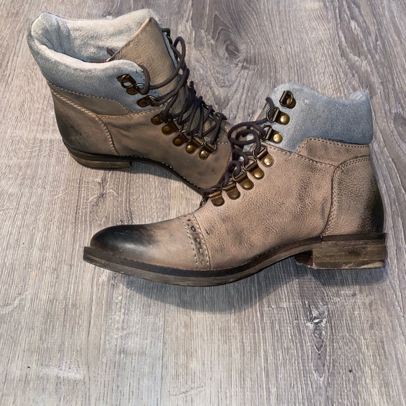 EUC Diba True College Days distressed ankle boots size 8.5 - Picture 2 of 9